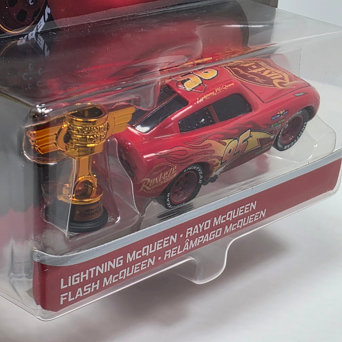 DISNEY PIXAR CARS - LIGHTNING MCQUEEN WITH PISTON CUP - 2021 - NEW