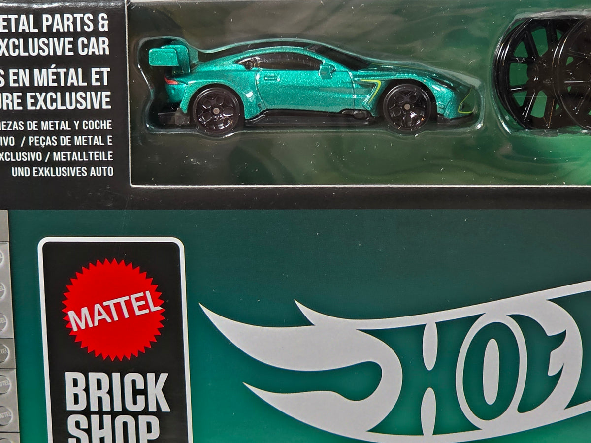 MATTEL BRICK SHOP HOT WHEELS - ASTON MARTIN VANTAGE GT3 - 1/16 SCALE  - NEW