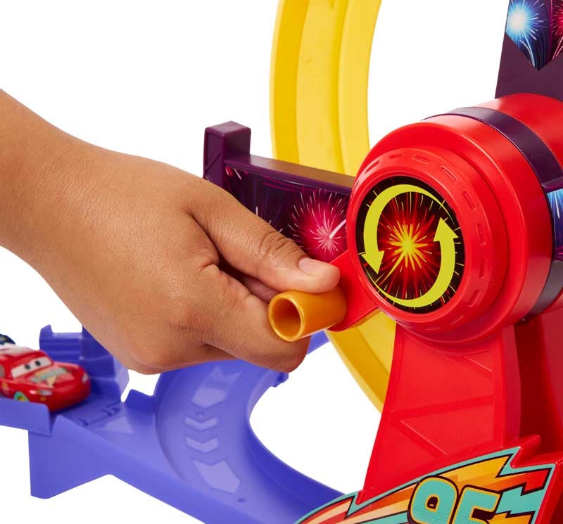 DISNEY PIXAR CARS - LIGHT UP PLAY SET by MATTEL