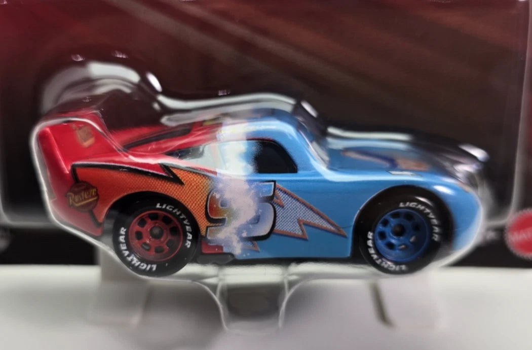 DISNEY PIXAR CARS - TRANSFORMING LIGHTNING McQUEEN