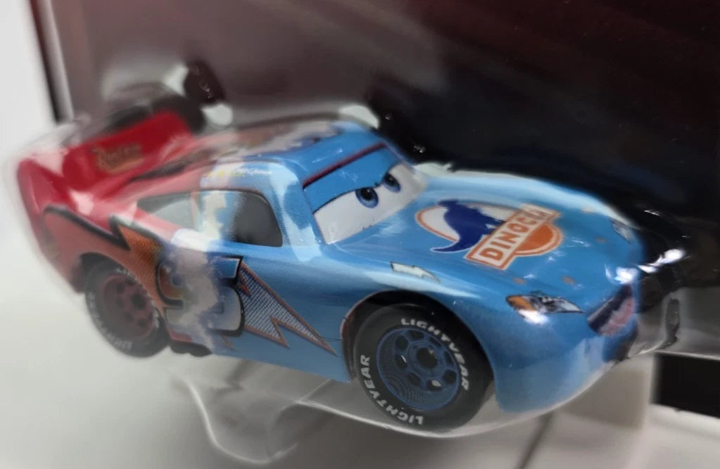 DISNEY PIXAR CARS - TRANSFORMING LIGHTNING McQUEEN