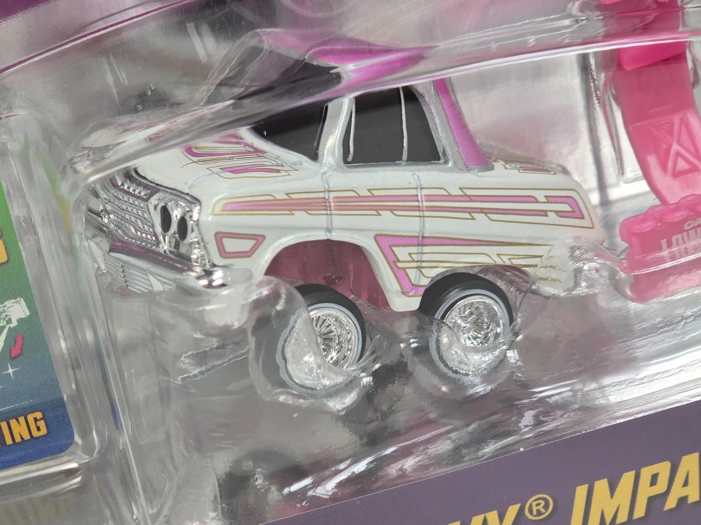 CAR TUNED LOWRIDERS SERIES 3 - '62 CHEVY IMPALA - #03 SHOW & GLOW