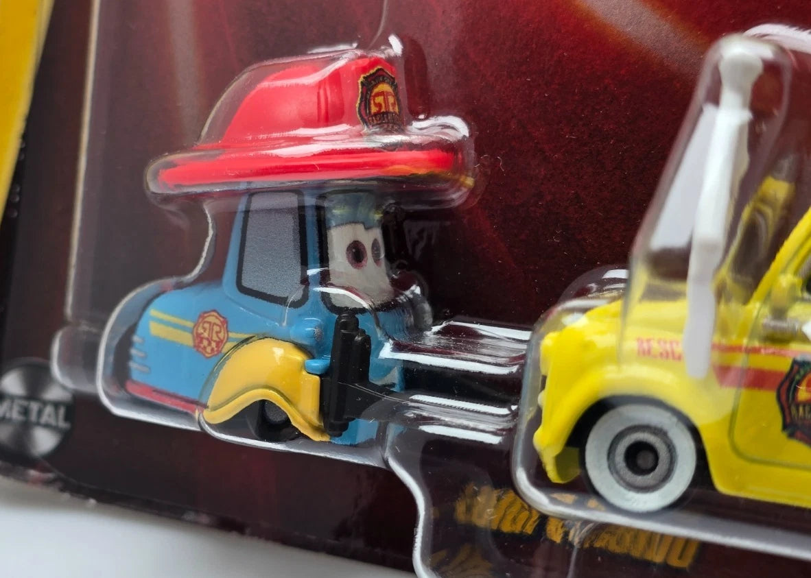 DISNEY PIXAR CARS - RACE AND RESCUE - LUIGI AND GUIDO